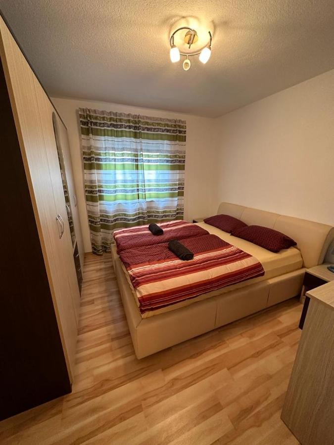 Apartman Jaca Apartment ลิฟโน ภายนอก รูปภาพ