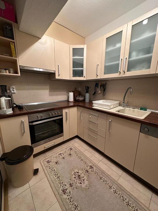 Apartman Jaca Apartment ลิฟโน ภายนอก รูปภาพ