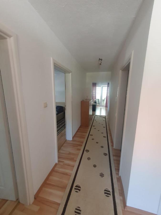 Apartman Jaca Apartment ลิฟโน ภายนอก รูปภาพ